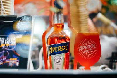 De cocktail uit blik is het nieuwe biertje op de borrel